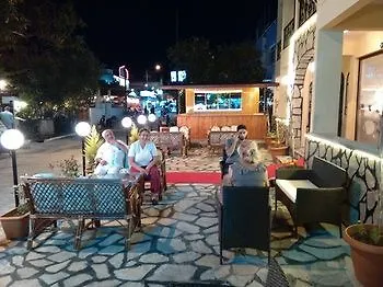 Hotel River
