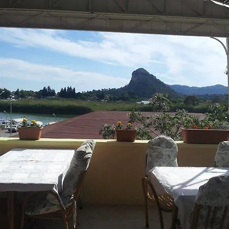 Hotel River 3*
